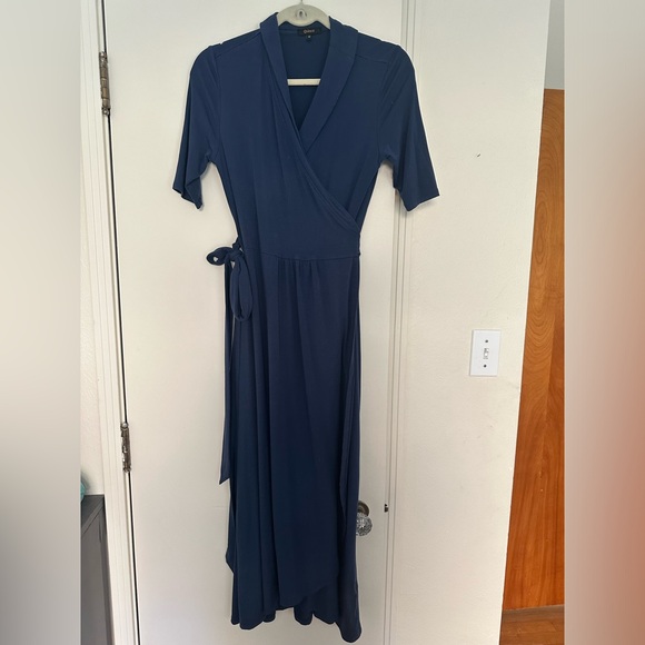 Quince Medium Navy wrap dress - Picture 2 of 3